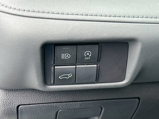 2024 Toyota Highlander LE - Photo 12