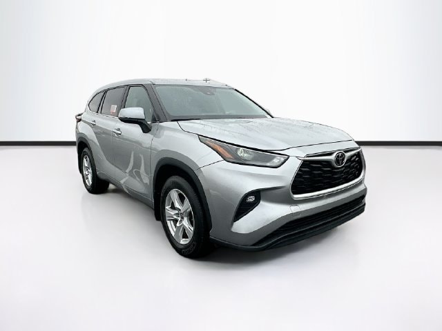 2024 Toyota Highlander LE - Photo 2