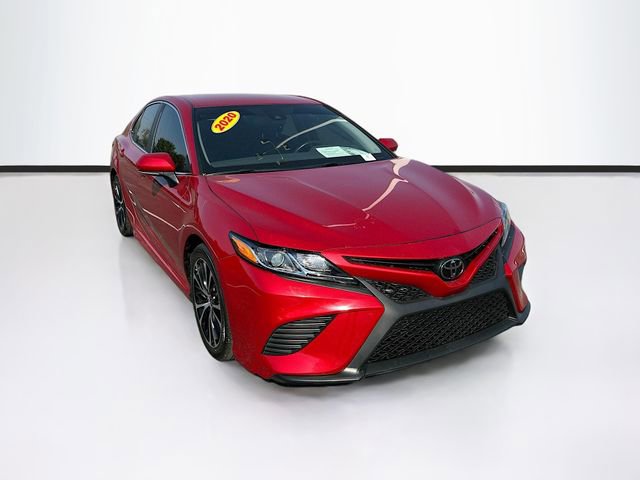 2020 Toyota Camry SE photo 2