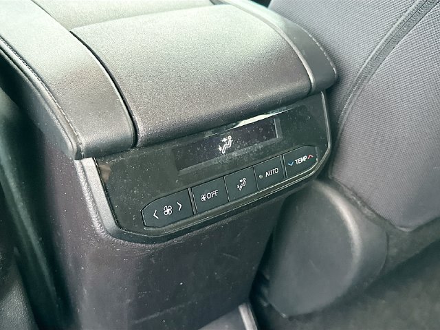 2024 Toyota Highlander LE - Photo 29