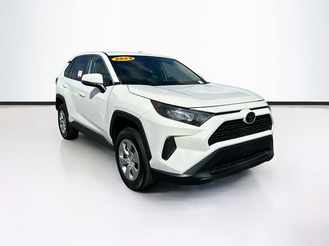 2022 Toyota RAV4 LE photo 2