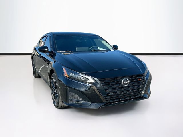 2024 Nissan Altima 2.5 SR photo 2