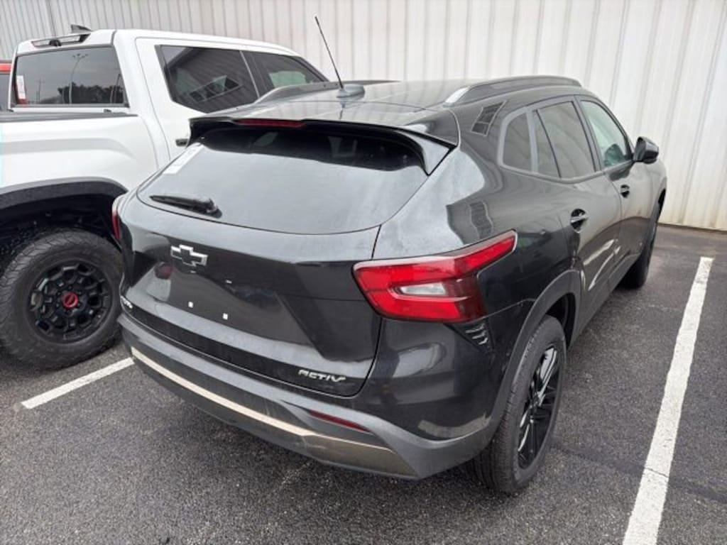 Used 2025 Chevrolet Trax ACTIV SUV