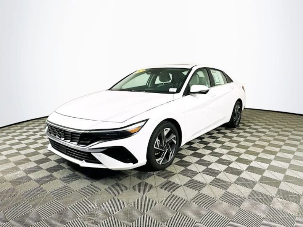 Used 2024 Hyundai Elantra Limited Sedan