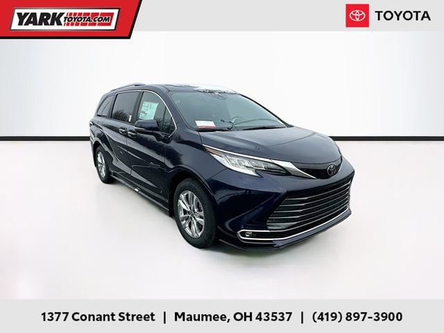 2026 Toyota Sienna Limited's photo