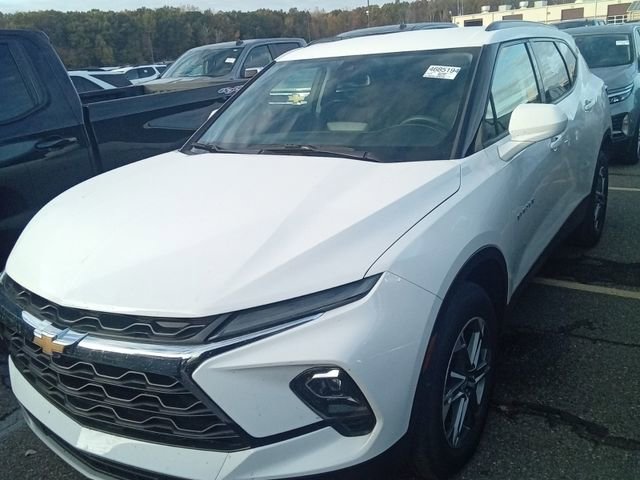 2023 Chevrolet Blazer 2LT photo 2