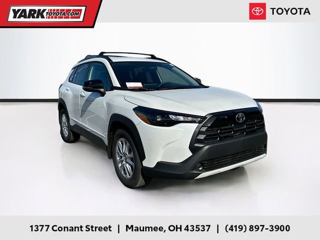 2026 Toyota Corolla Cross LE's photo