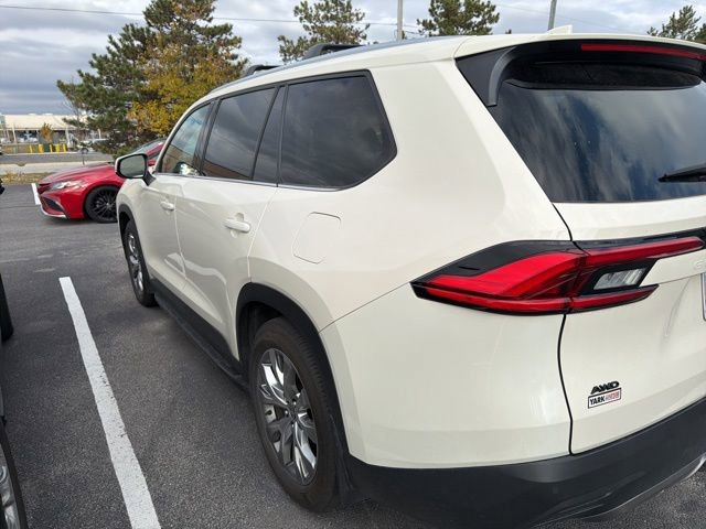 2024 Toyota Grand Highlander Limited photo 3