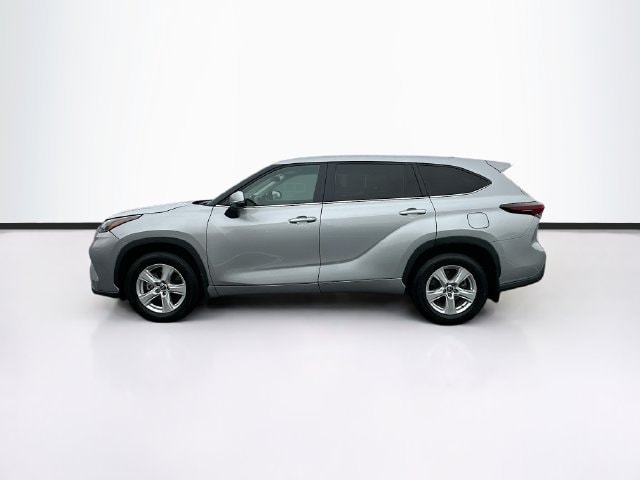 2024 Toyota Highlander LE - Photo 5