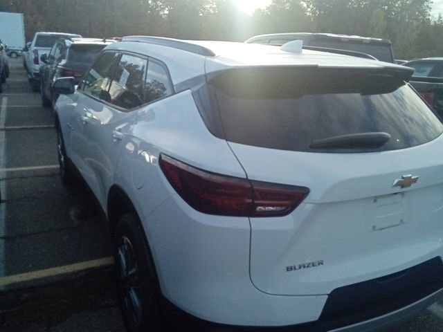 2023 Chevrolet Blazer 2LT photo 3