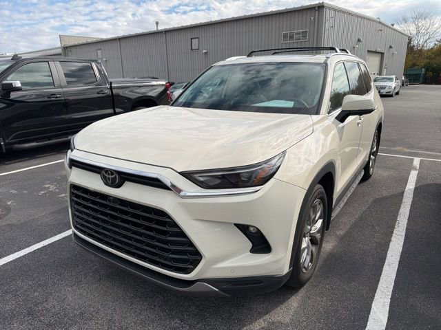 2024 Toyota Grand Highlander Limited photo 2