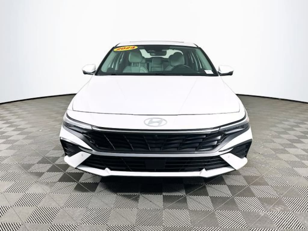 Used 2024 Hyundai Elantra Limited Sedan