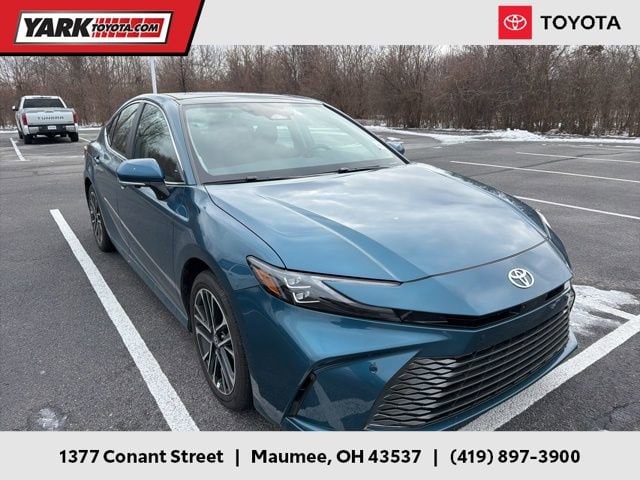 2025 Toyota Camry XLE's photo