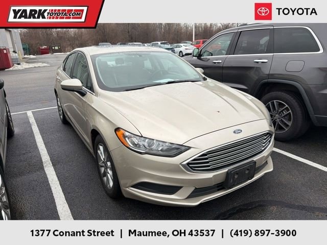 2017 Ford Fusion SE's photo