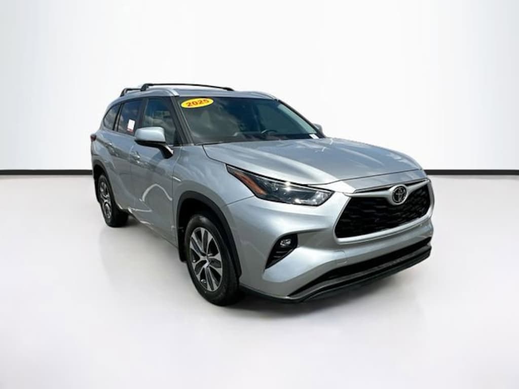 Used 2023 Toyota Highlander XLE SUV