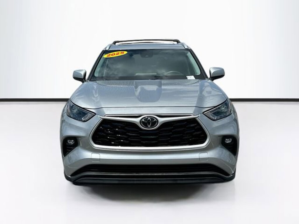 Used 2023 Toyota Highlander XLE SUV