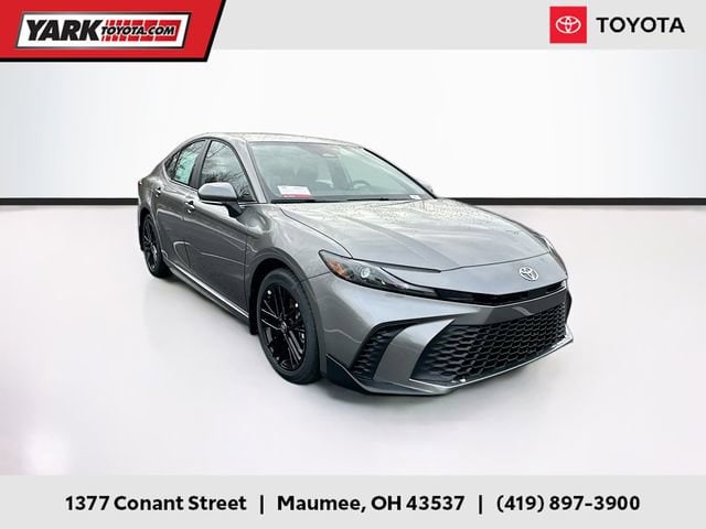 2026 Toyota Camry SE's photo