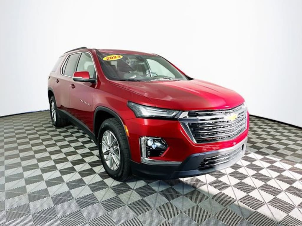 Used 2023 Chevrolet Traverse LT SUV