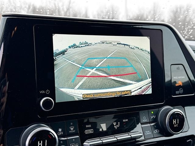 2024 Toyota Highlander LE - Photo 16
