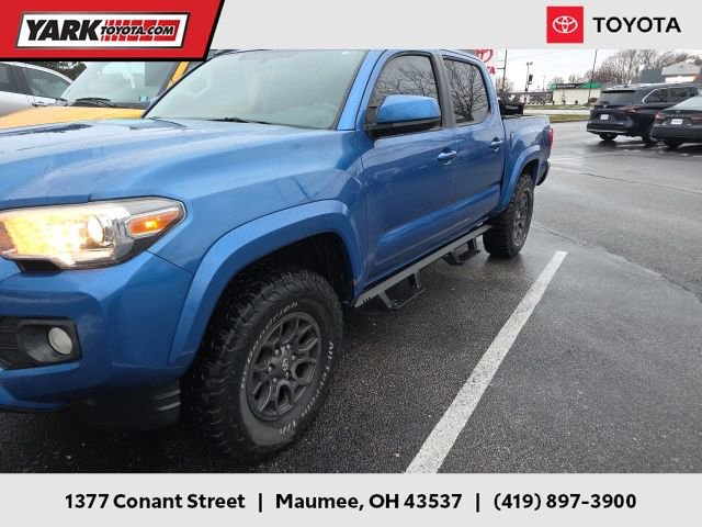 2017 Toyota Tacoma SR5's photo