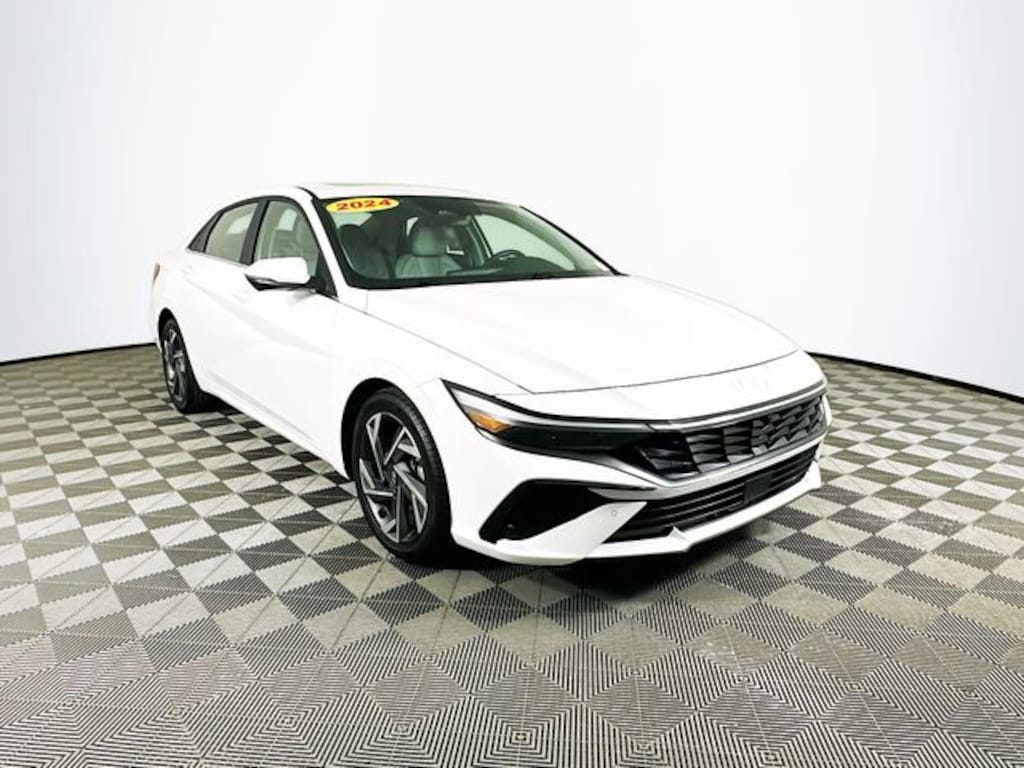 Used 2024 Hyundai Elantra Limited Sedan