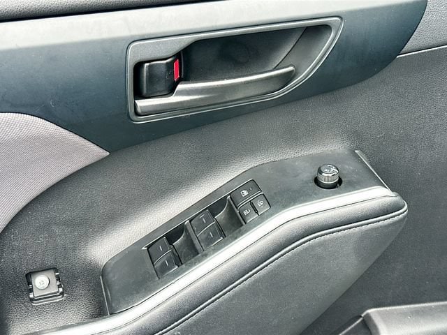2024 Toyota Highlander LE - Photo 21