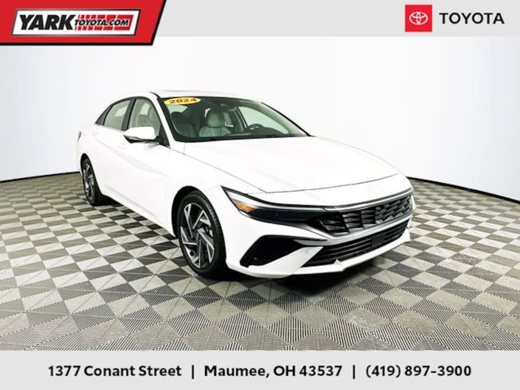 Used 2024 Hyundai Elantra Limited Sedan