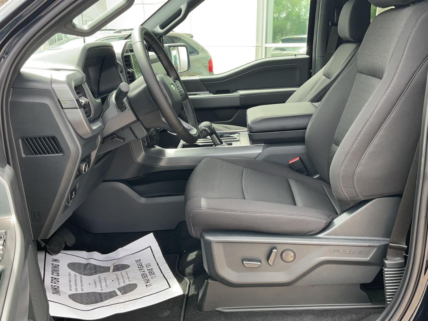 2025 Ford F-150 XLT - Photo 9