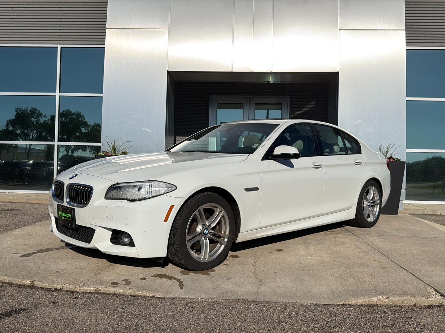 2014 BMW 5 Series 528i xDrive Sedan's photo