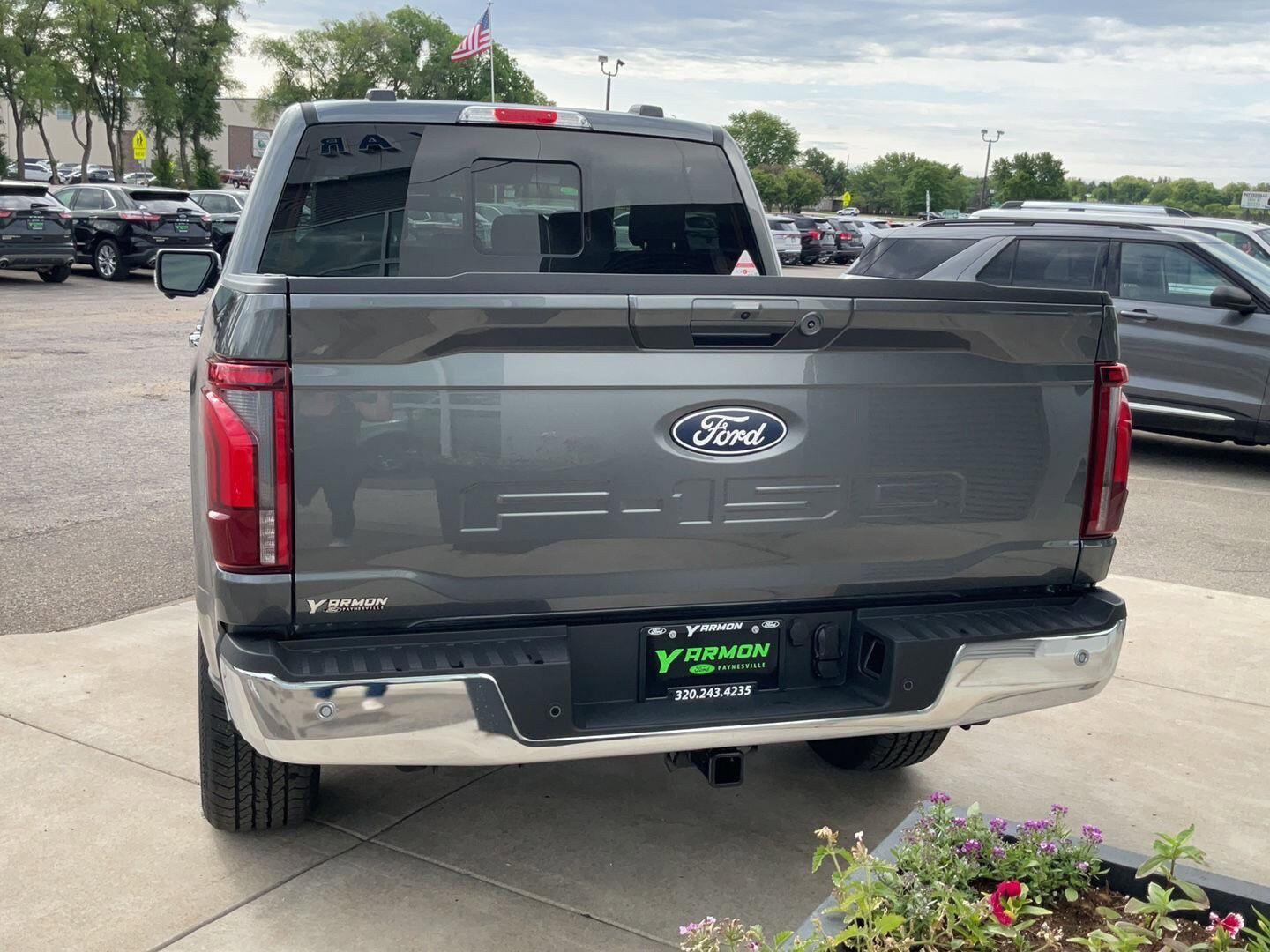 2025 Ford F-150 Lariat photo 3