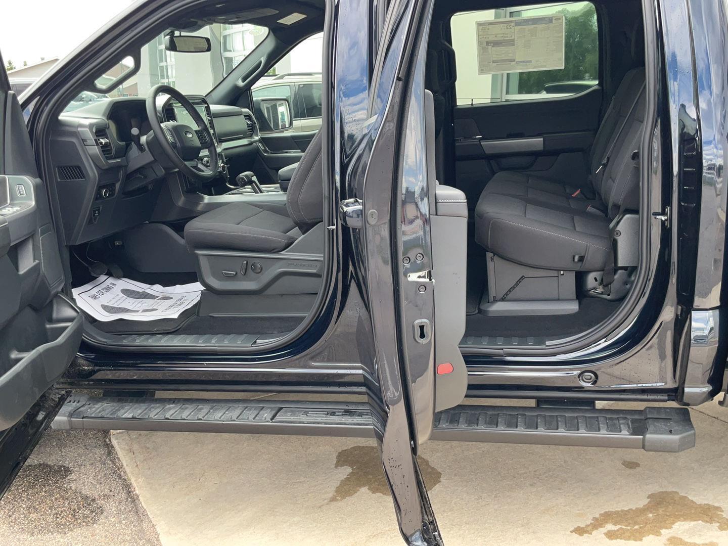 2025 Ford F-150 XLT - Photo 22