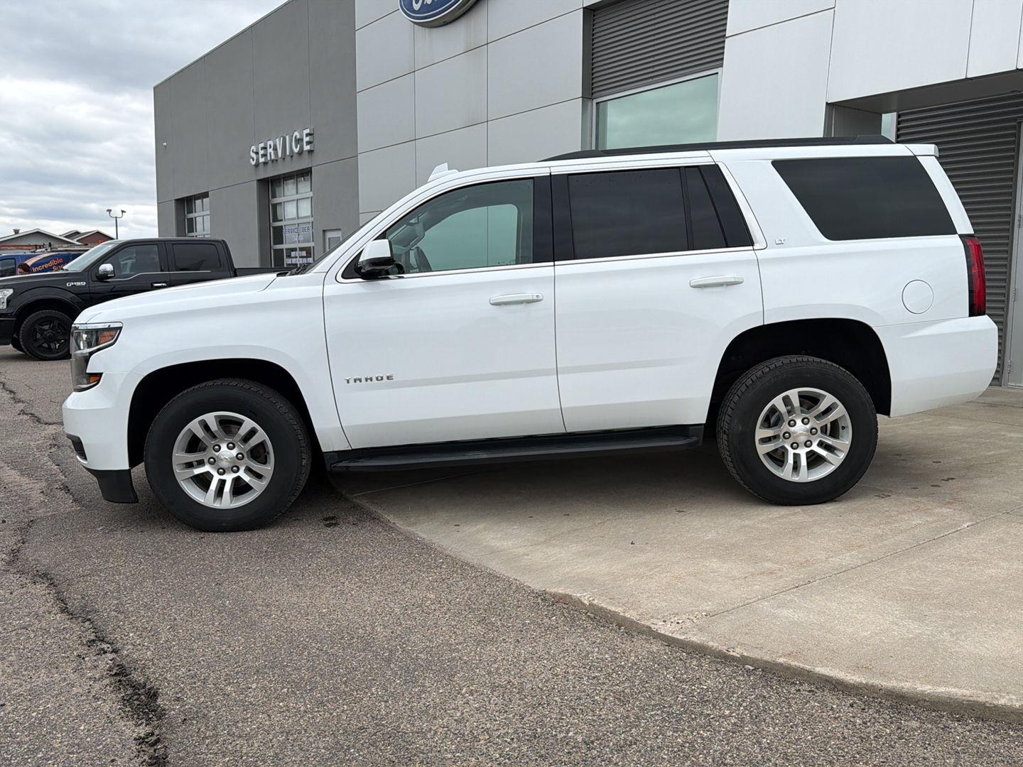 Used 2020 Chevrolet Tahoe LT with VIN 1GNSKBKC5LR309556 for sale in Paynesville, Minnesota