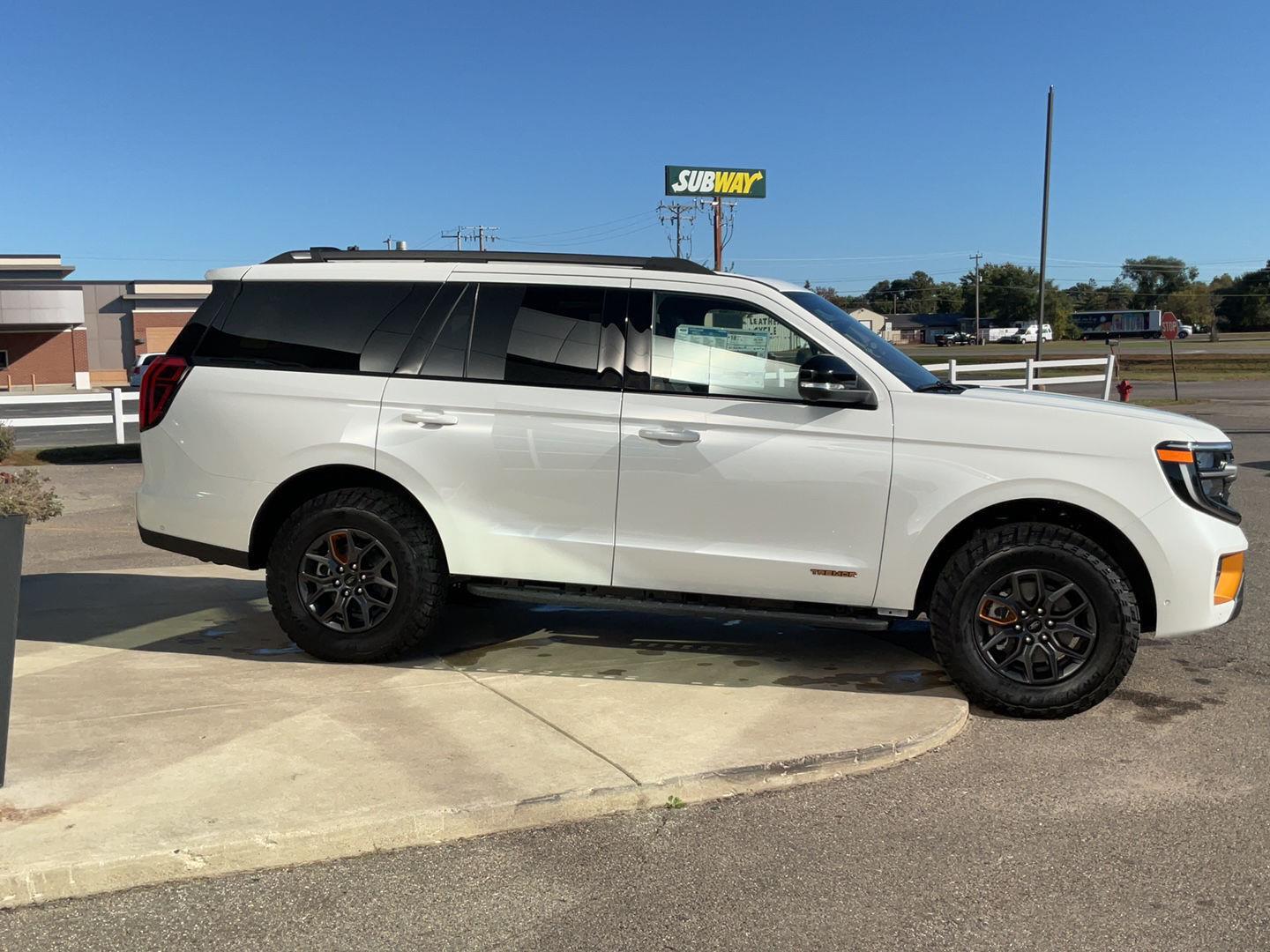 2025 Ford Expedition Tremor - Photo 10