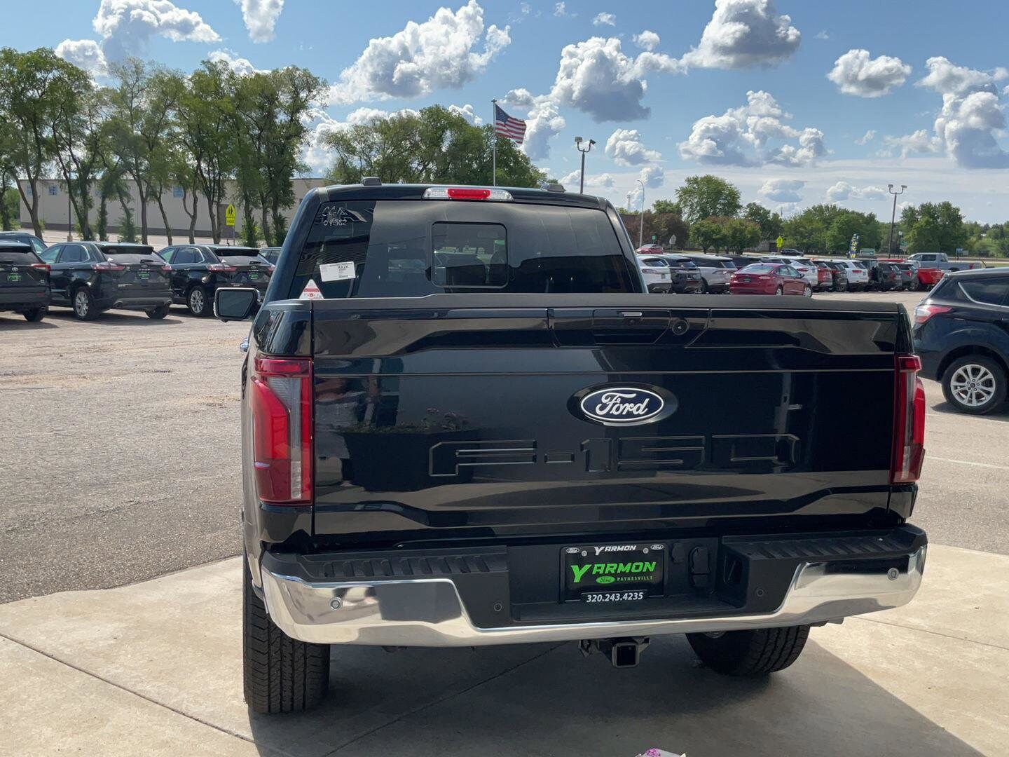 2025 Ford F-150 Lariat photo 3