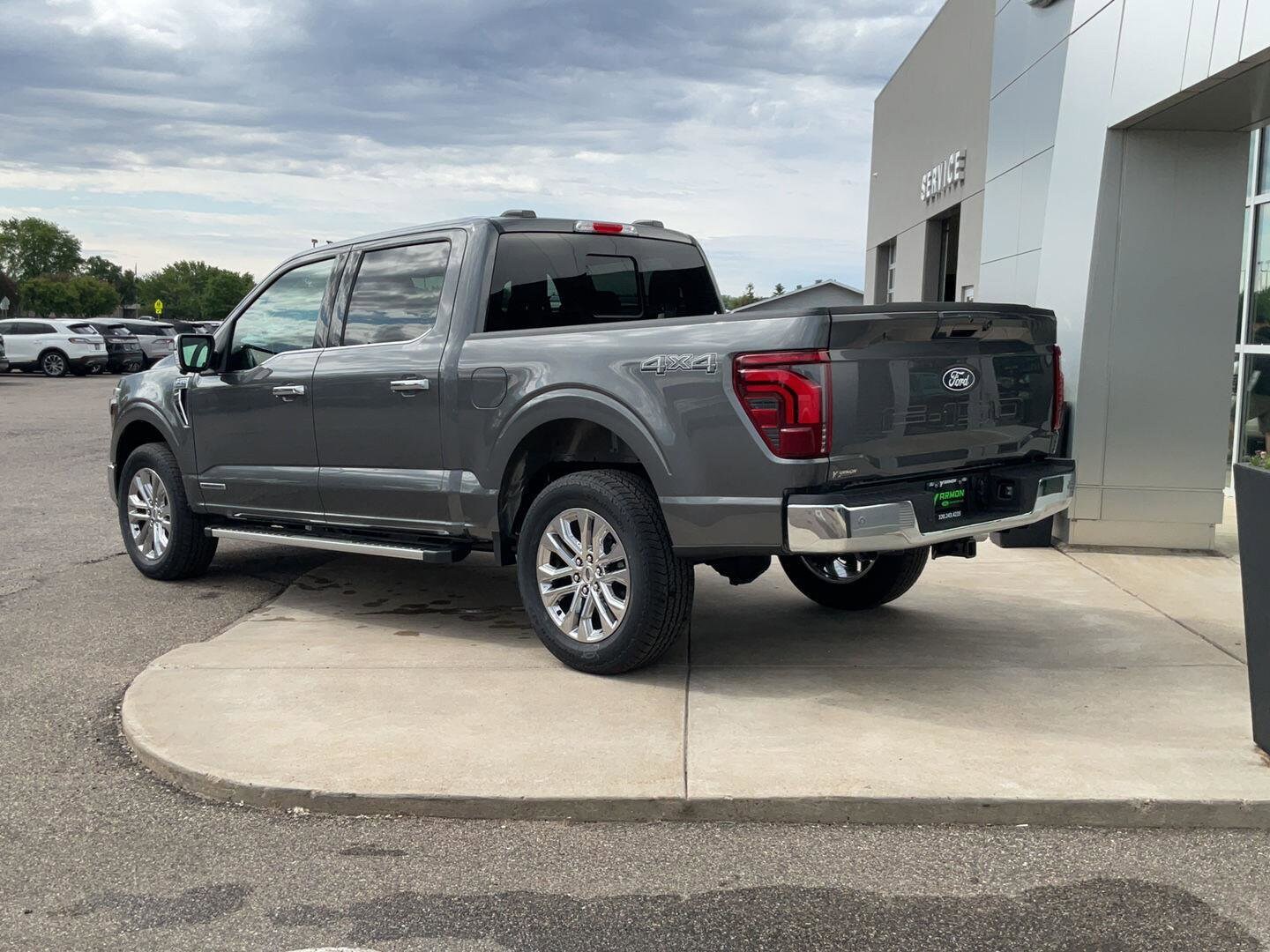 2025 Ford F-150 Lariat photo 2