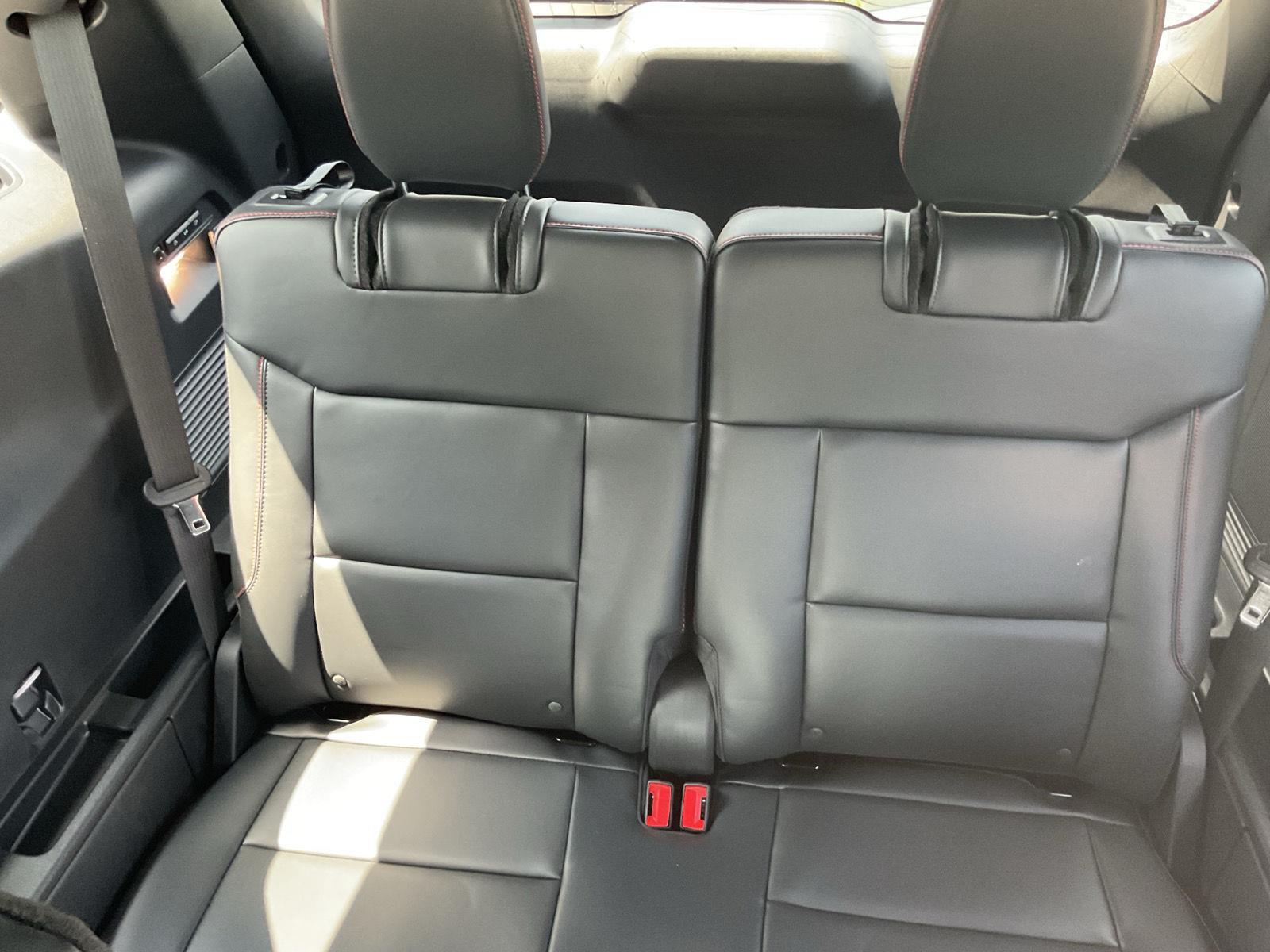 2025 Ford Explorer ST - Photo 24