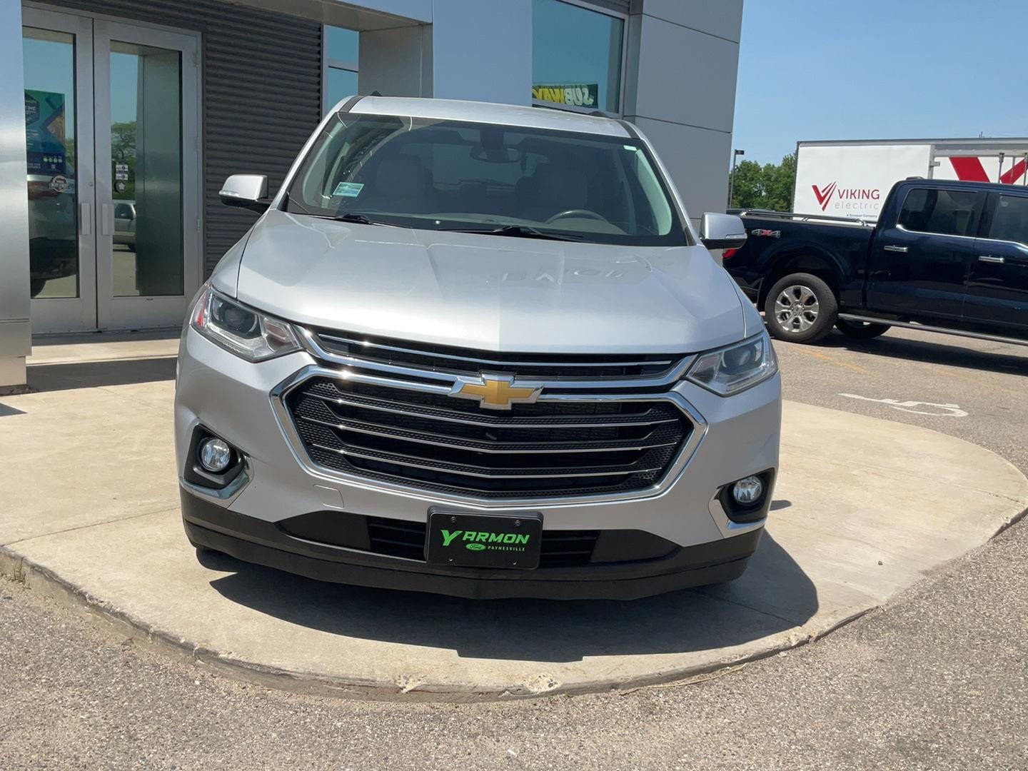 Used 2020 Chevrolet Traverse 1LT with VIN 1GNEVGKW7LJ242288 for sale in Paynesville, Minnesota