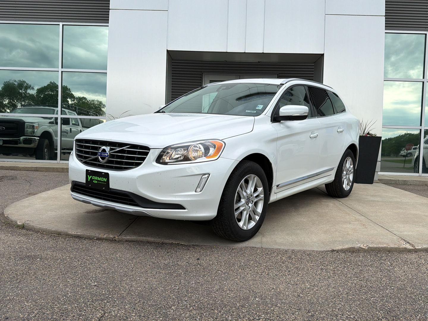 2016 Volvo XC60 T5 AWD Premier's photo