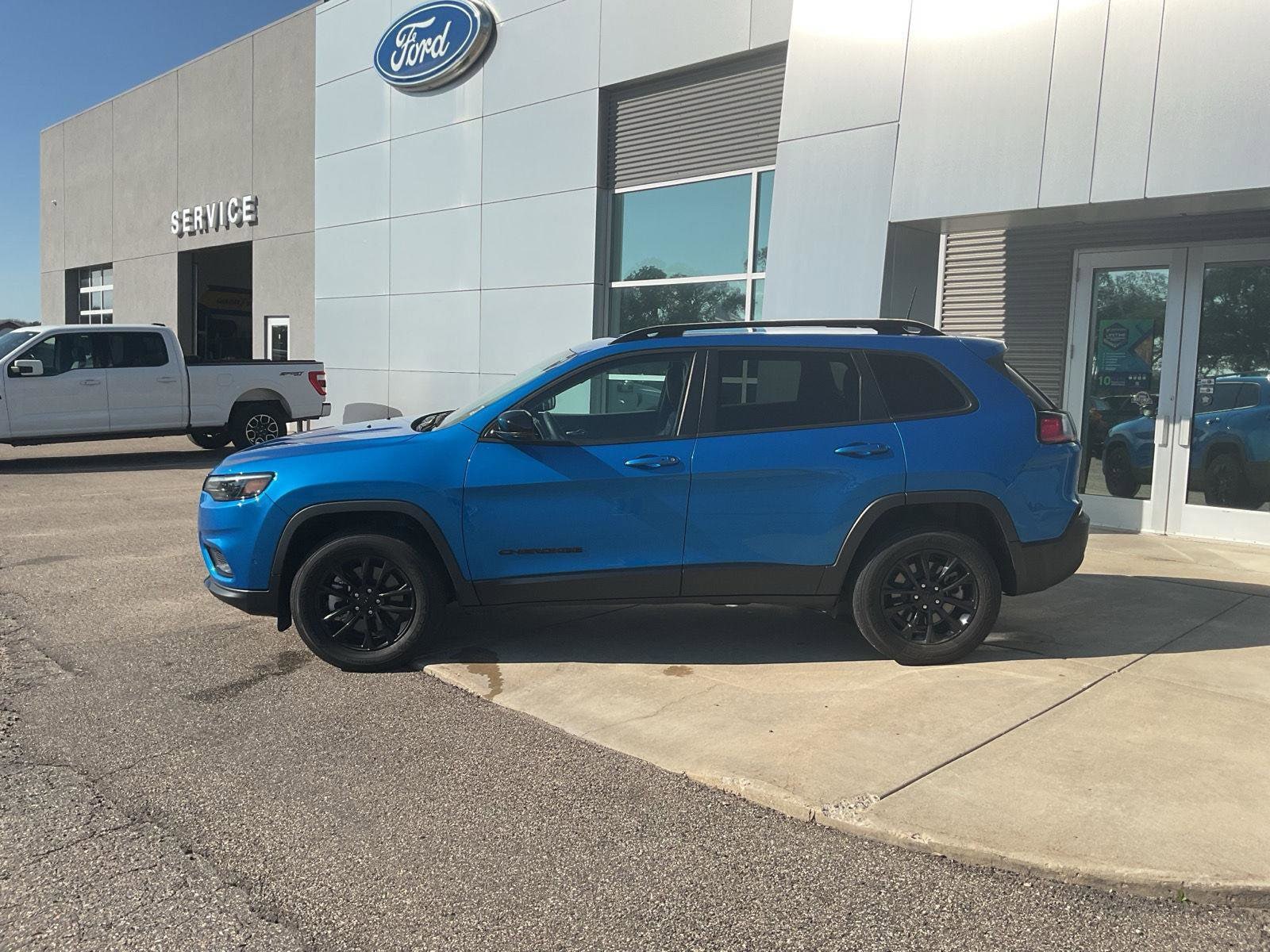 Used 2023 Jeep Cherokee Altitude Lux with VIN 1C4PJMMB6PD100783 for sale in Paynesville, Minnesota