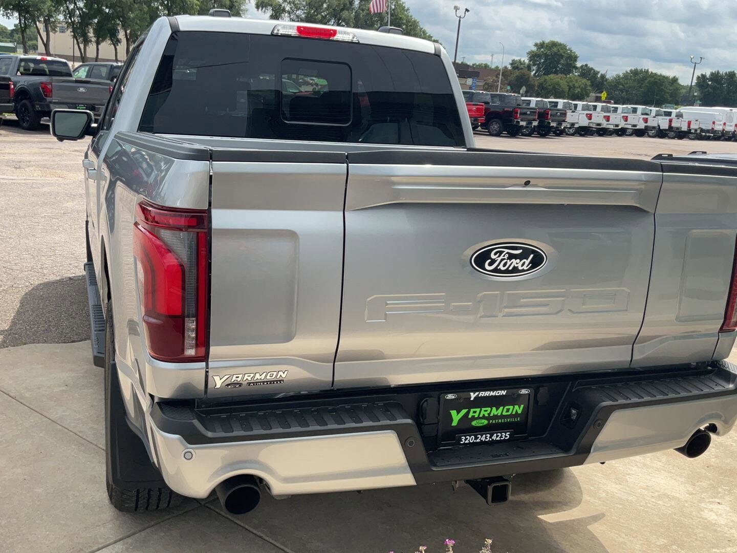 2025 Ford F-150 Lariat photo 2