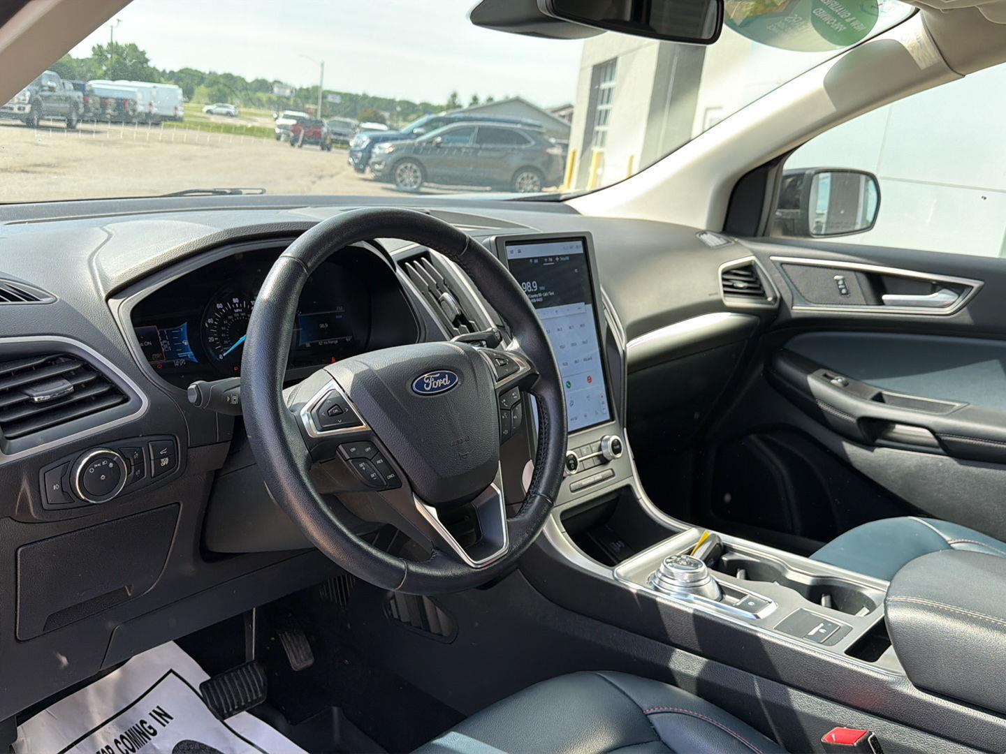 2023 Ford Edge SEL - Photo 9