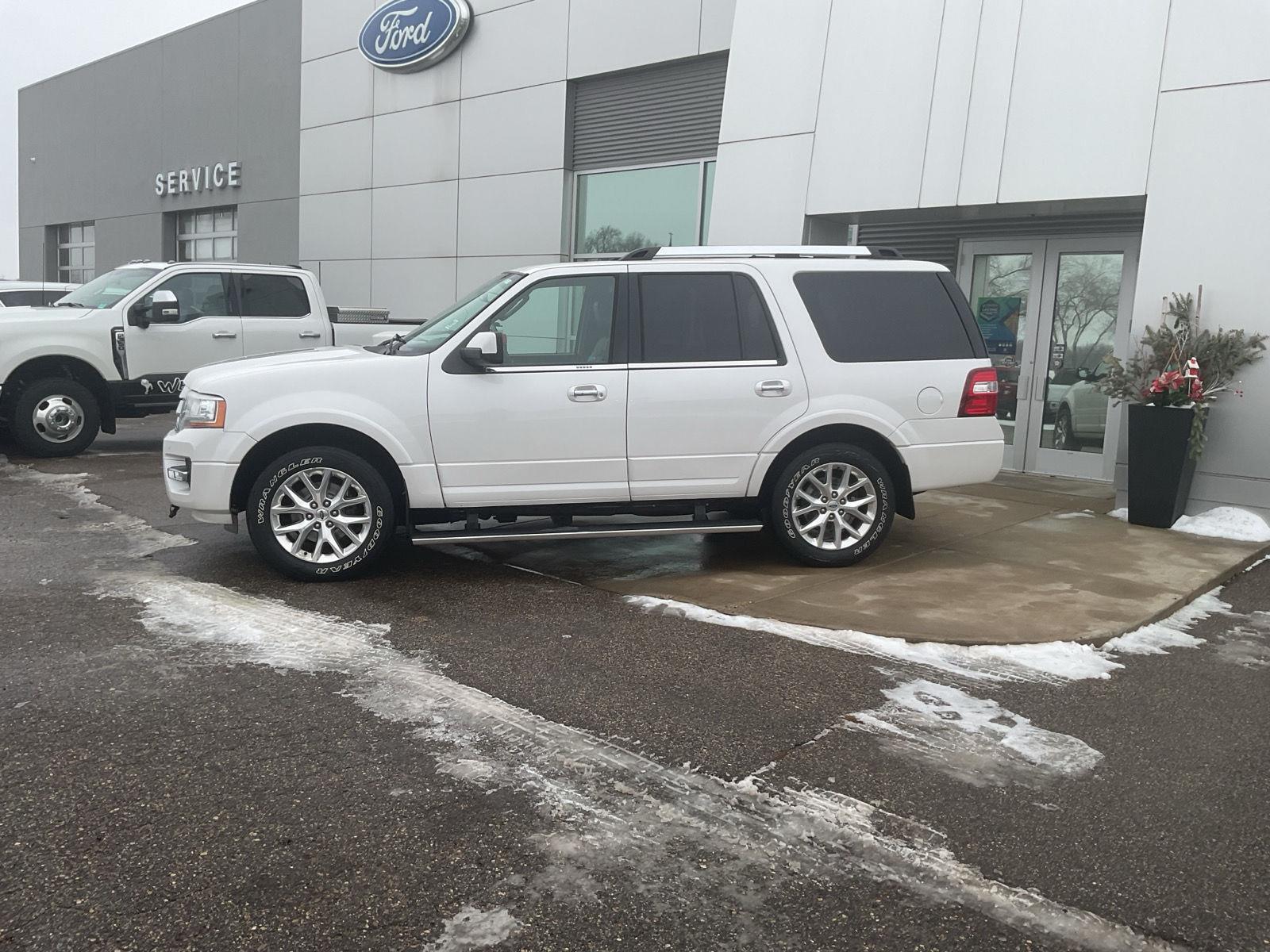 Used 2016 Ford Expedition Limited with VIN 1FMJU2ATXGEF27680 for sale in Paynesville, Minnesota