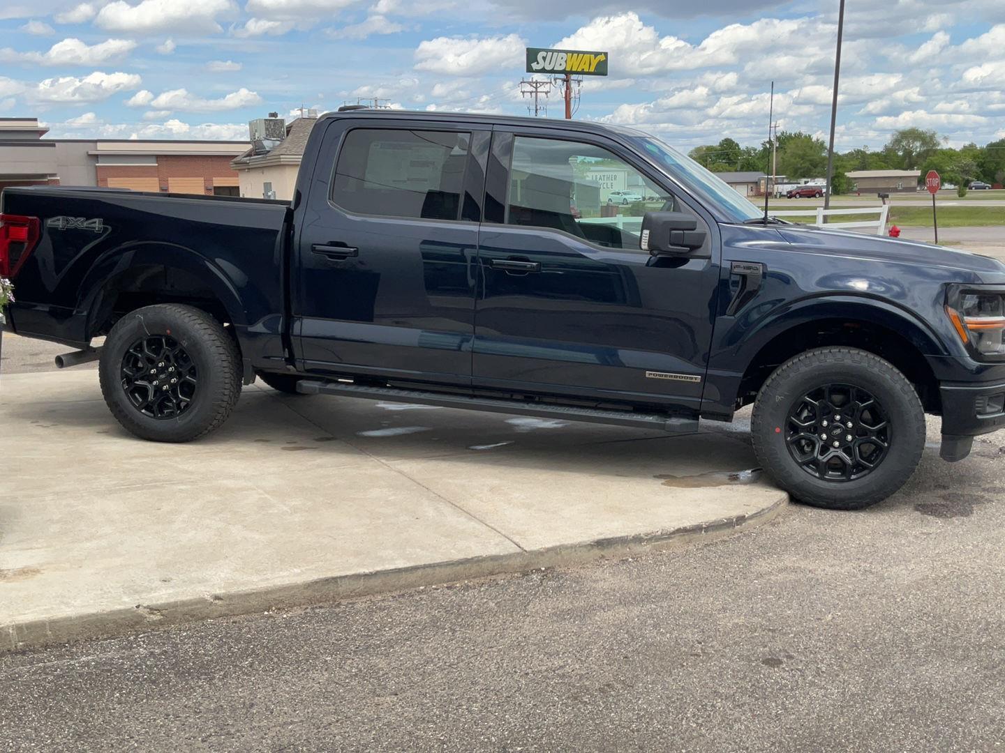 2025 Ford F-150 XLT - Photo 6