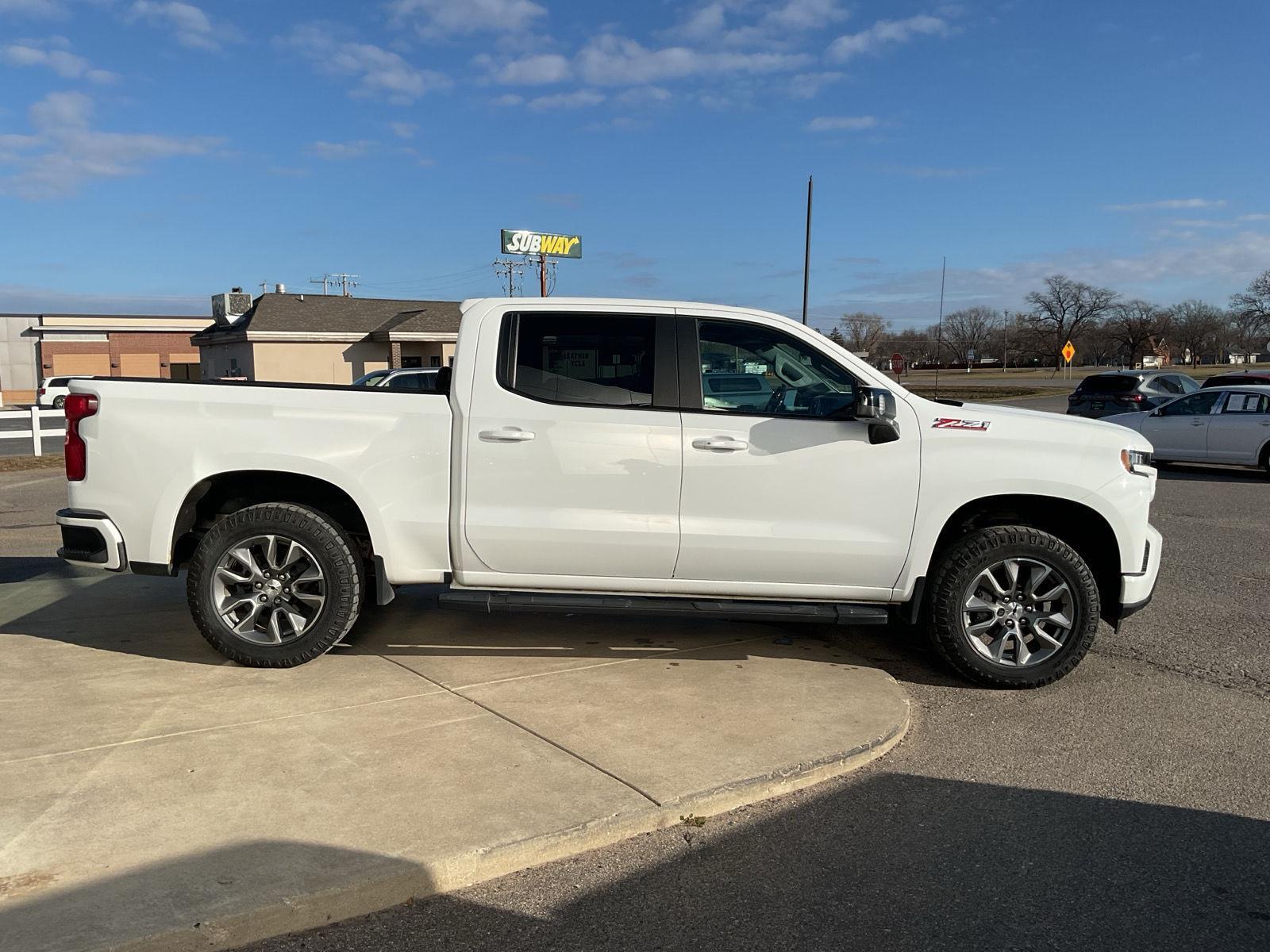 2022 Chevrolet Silverado 1500 RST photo 3