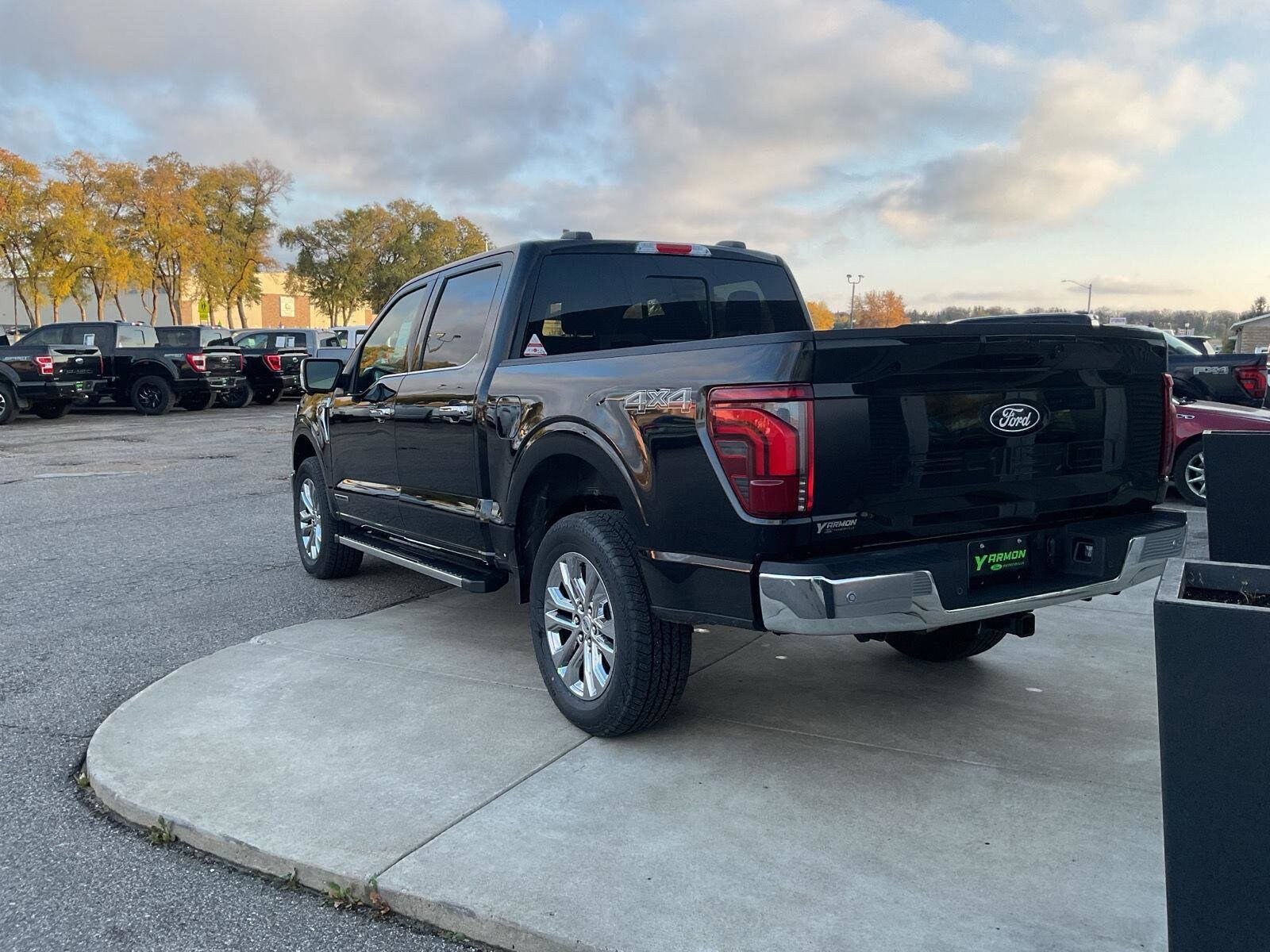 2025 Ford F-150 Lariat photo 2