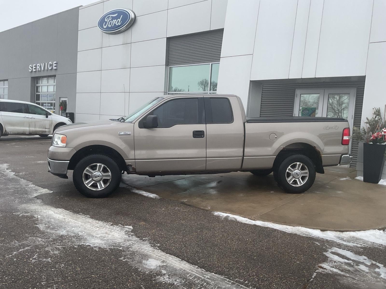 Used 2006 Ford F-150 XLT with VIN 1FTPX14V56NB85812 for sale in Paynesville, Minnesota