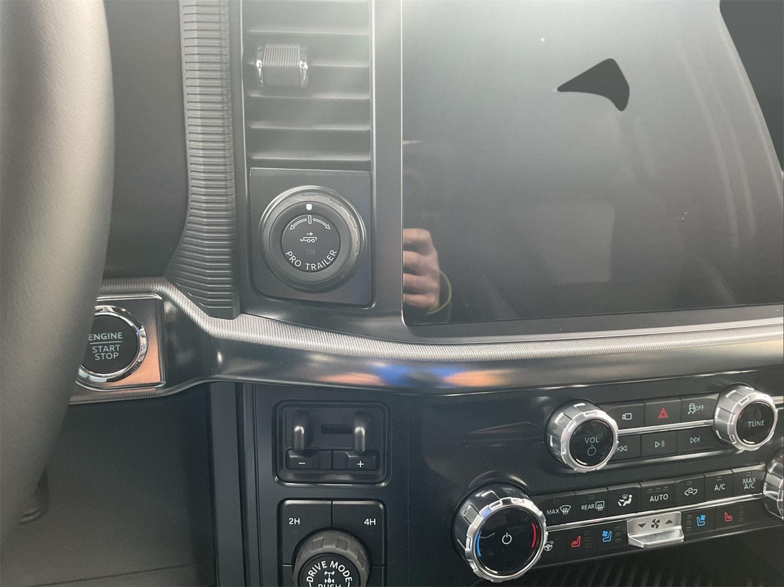 2025 Ford F-150 Raptor - Photo 17