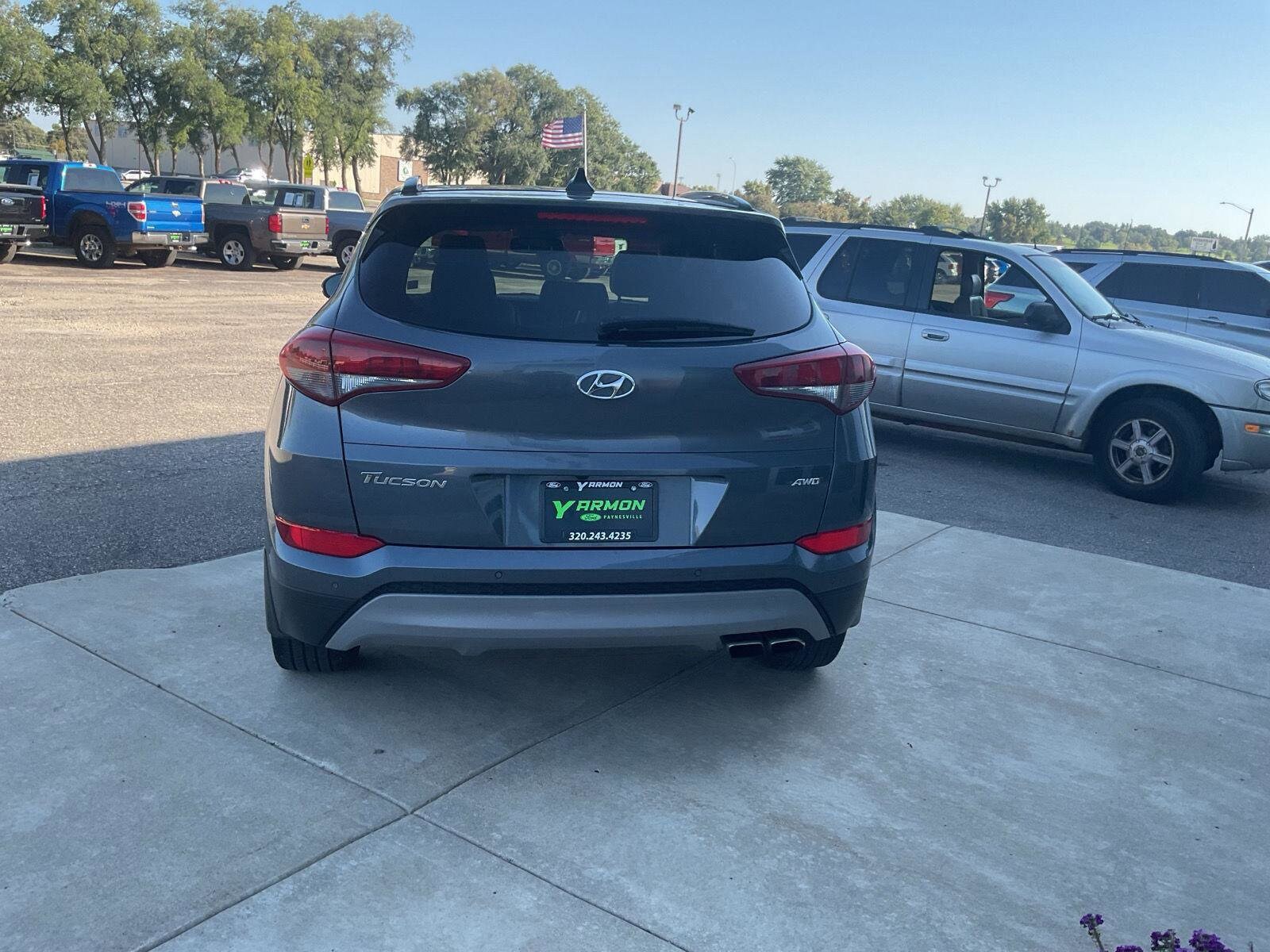 2018 Hyundai Tucson Value photo 2