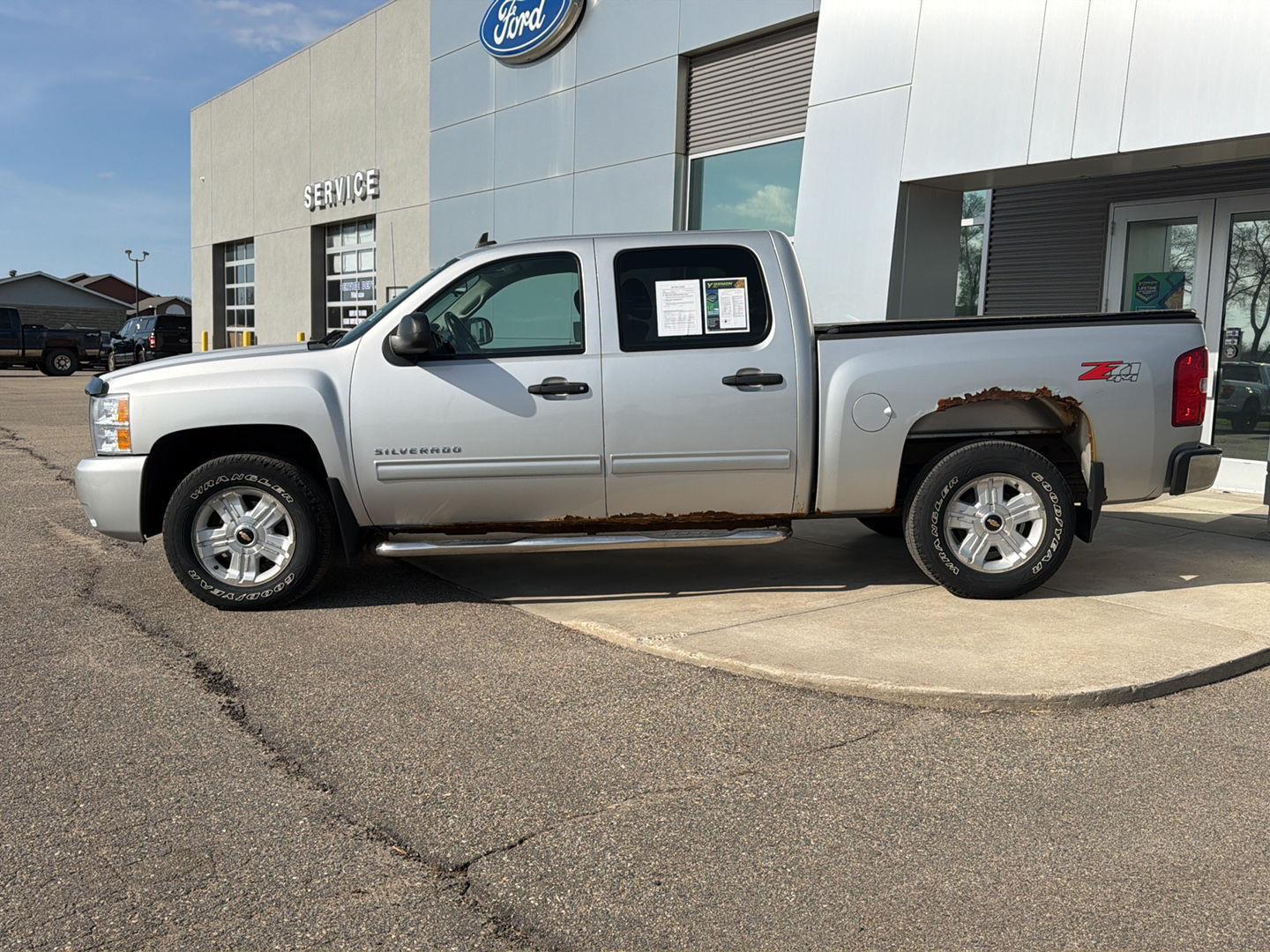Used 2010 Chevrolet Silverado 1500 LT with VIN 3GCRKSE39AG249443 for sale in Paynesville, Minnesota