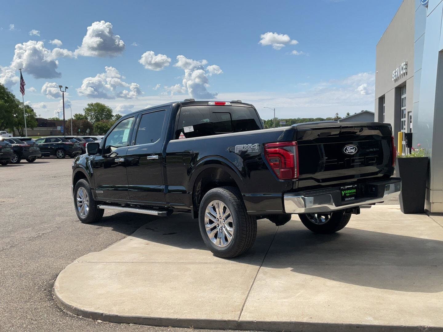 2025 Ford F-150 Lariat photo 2